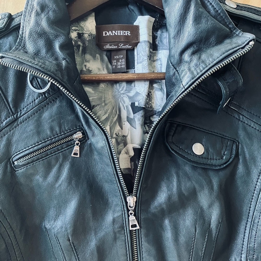 Danier Italian Leather Motor Coat XS - Picture 4 of 11